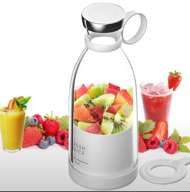 Portable Mini Juicer by Diviera